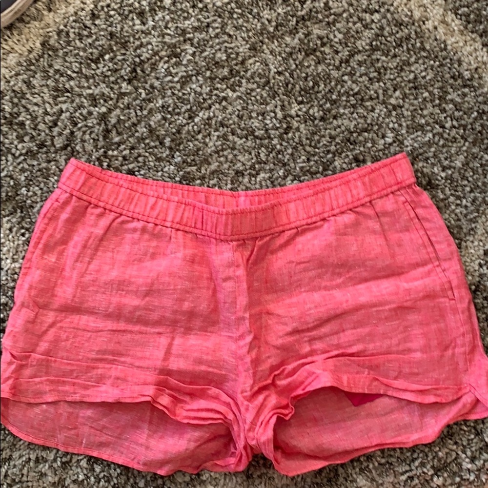 Pink Vineyard Vines linen shorts